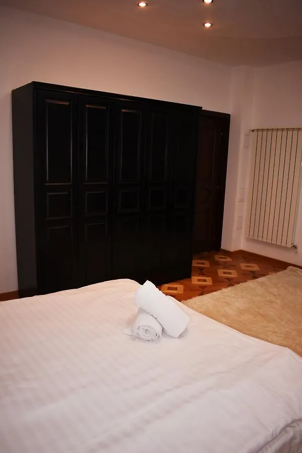 Apartment Grand Central Accomodation Sala Palatului Bucharest