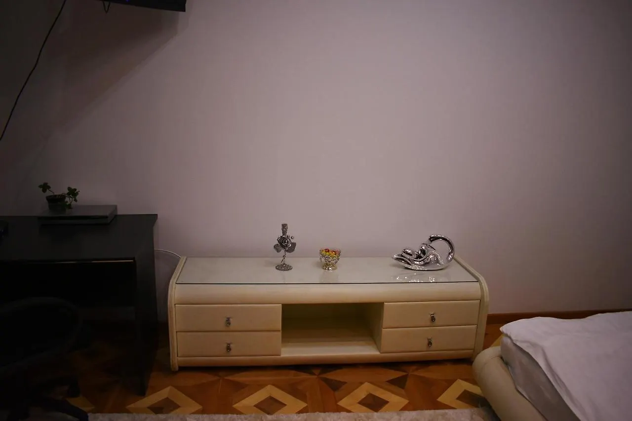 Grand Central Accomodation Sala Palatului Bucharest